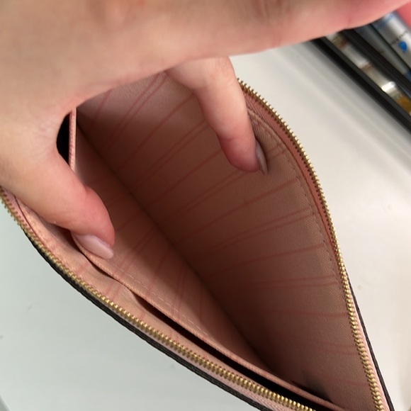 Louis Vuitton clutch - Picture 5 of 7